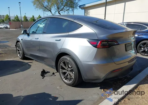 2024 Tesla Model Y Long Range Dual Motor All-Wheel Drive из США, поврежденный, VIN 7SAYGAEE4RF115761